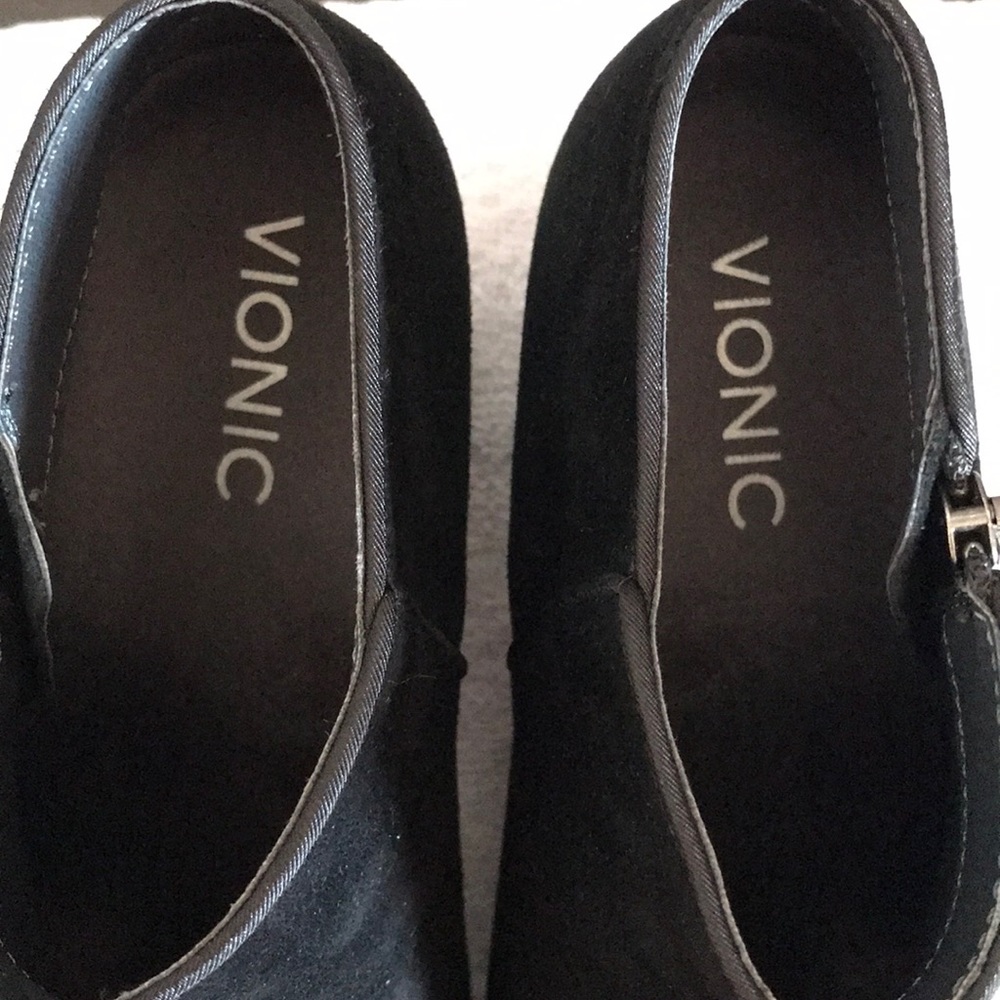 Women’s Vionic Serena Suede Ankle Boot Size 6.5 - Picture 3 of 5